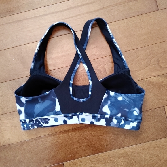 Adidas sports bra - Picture 2 of 4